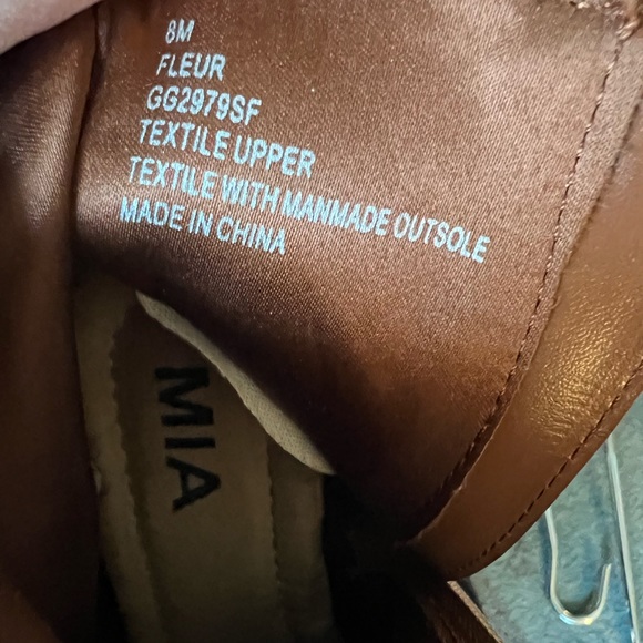 NWOT MIA Fleur Perforated Ankle Booties - Picture 8 of 8